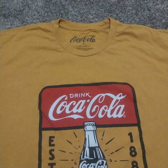 Coca-Cola Graphic T-Shirt Mens Large Gold Yellow Drink ESTD 1886 Bottle Tee - Picture 1 of 7